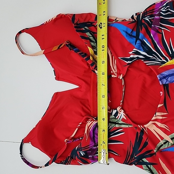 One Piece Bathing Suit Strappy Back Red Multi Tropical Floral Print Size  S/M - Picture 11 of 15
